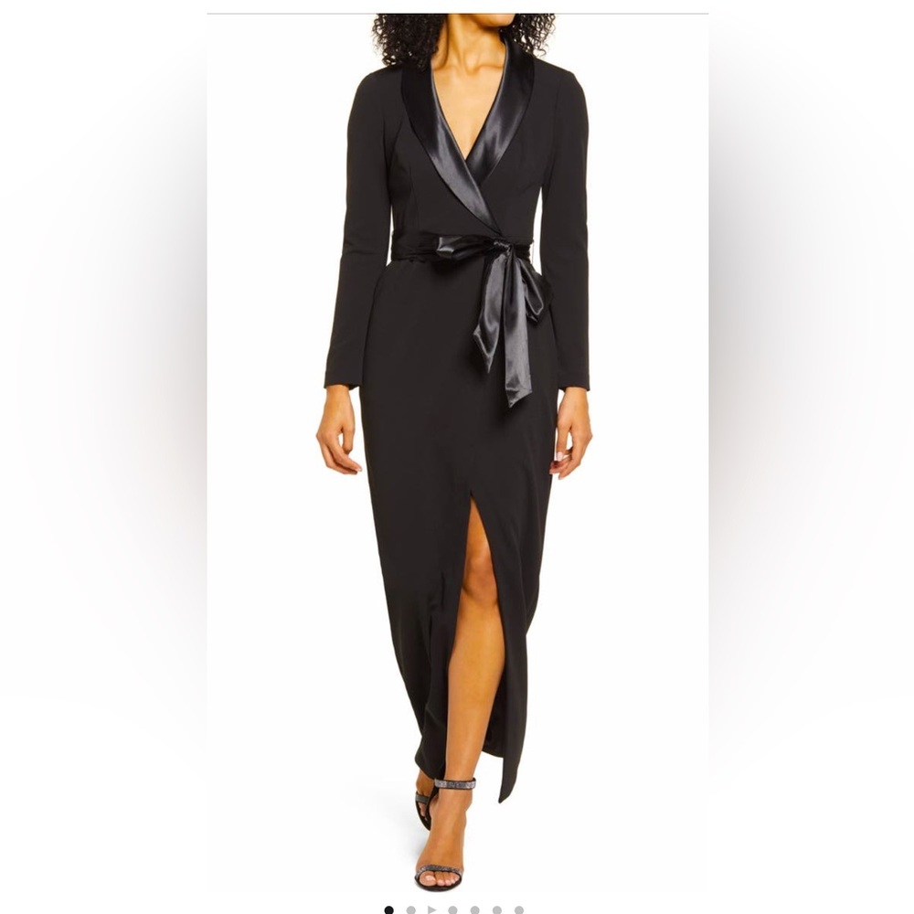 Eliza J
Long Sleeve Tuxedo Gown